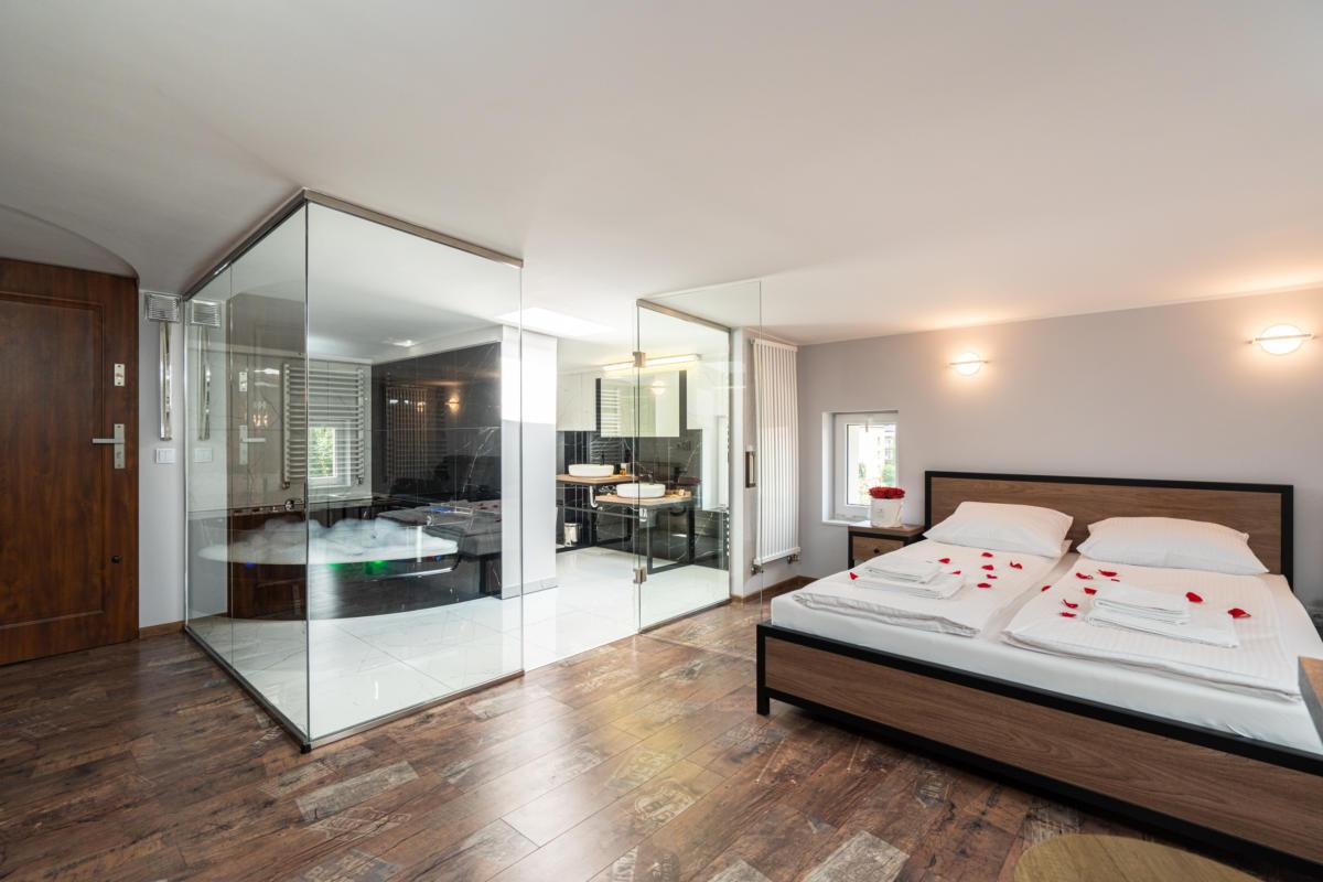 Designerska czarna wanna z jacuzzi - Wadowice