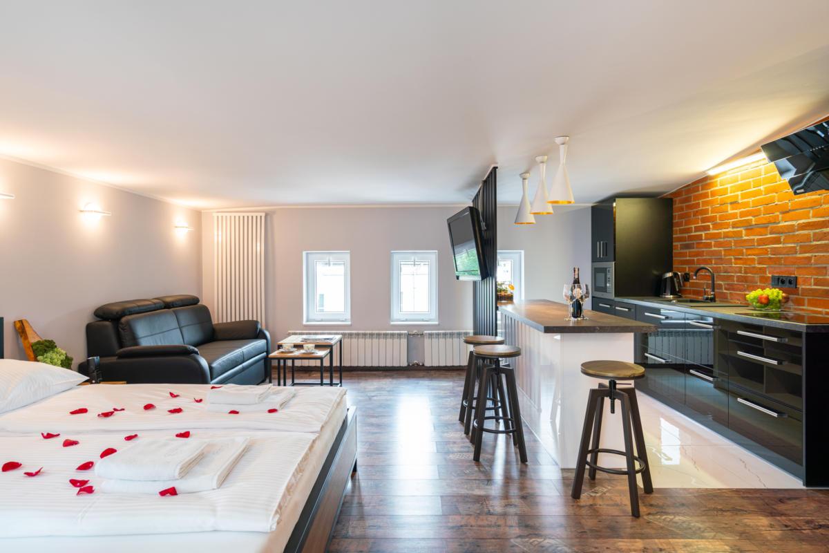 Designerska czarna wanna z jacuzzi - Wadowice